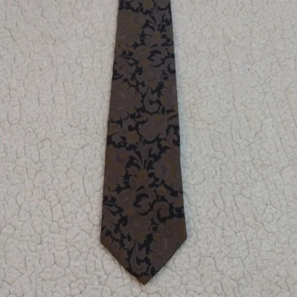 Gieves & Hawkes Black/Gold/Gray Paisley Hand Sewn Silk Tie